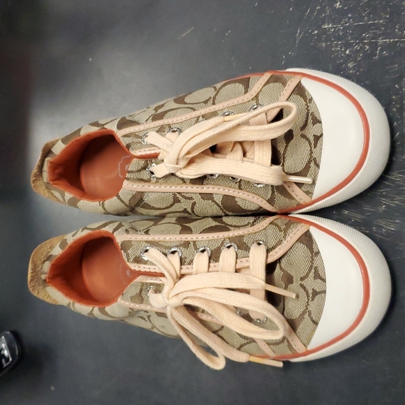 Coach shoes very good condition - Picture 1 of 8